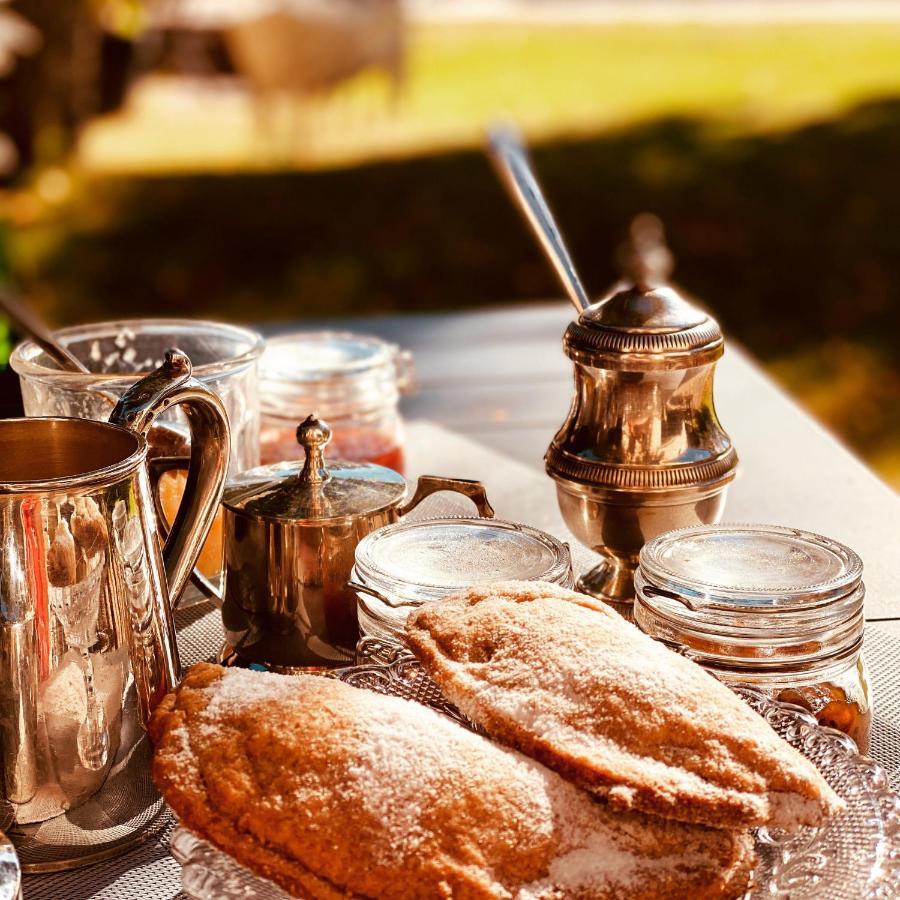 Bed and Breakfast Un Banc Au Soleil Marsilly  Экстерьер фото